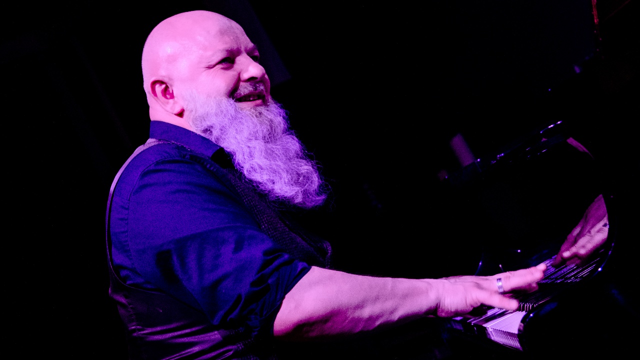 Generalforsamling &amp; Henrik Gunde solo